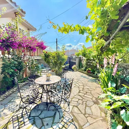 La Casa De La Buganvilla